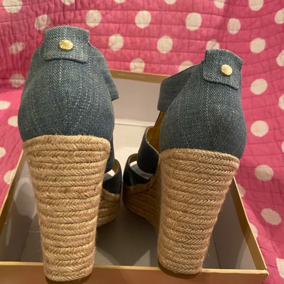 Michael Kota Damita Wedge - Picture 4 of 5